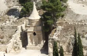 Kidron-Valley-tomb-Israel-2007-VFI-4