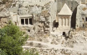 Kidron-Valley-tomb-Israel-2007-VFI-5